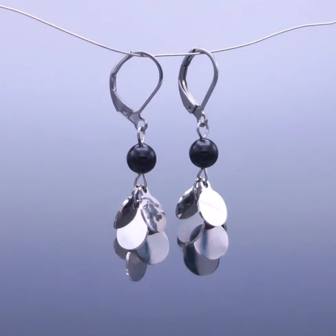 Visací náušnice z chirurgické oceli s černou perlou Swarovski