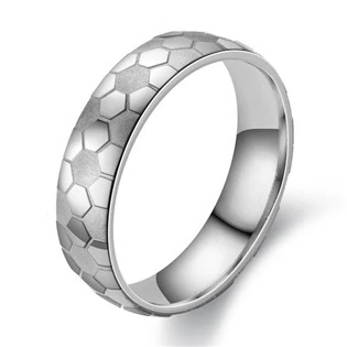 Ocelový prsten fotbalový motiv