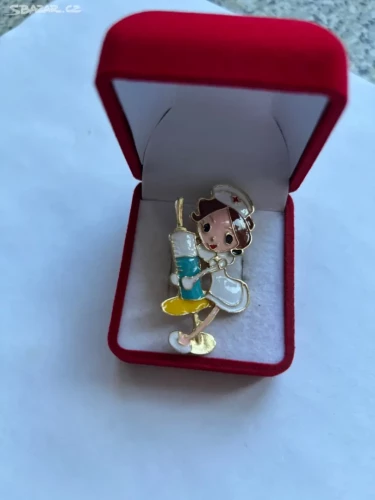 Krásná sesterská Brož