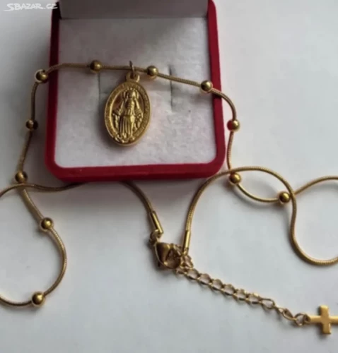 Zlacený náhrdelník z chirurgické oceli