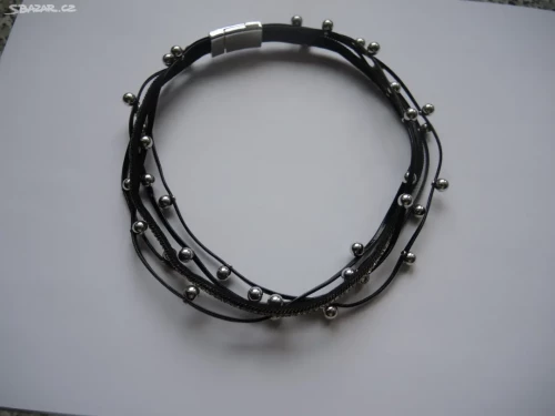 Náramek zdobený z Umělé Kůže