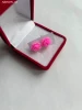 Další: Náušnice ve tvaru růžiček v sytě růžové barvě
