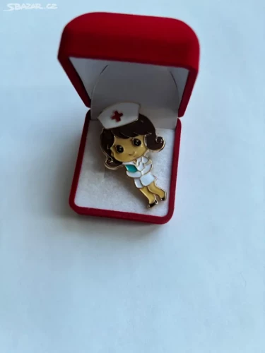 Nádherná brož zdravotní sestřičky