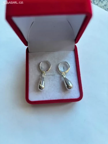 Náušnice ve tvaru kapky z chirurgické oceli