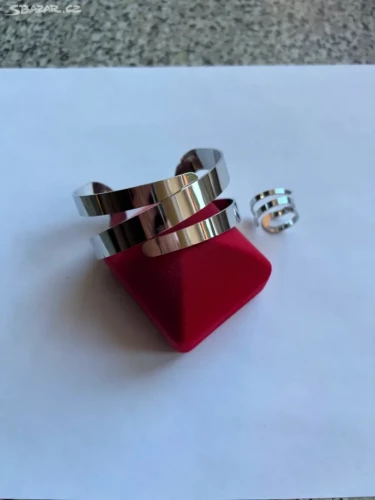 Otevřený náramek s prstýnkem z chirurgické oceli