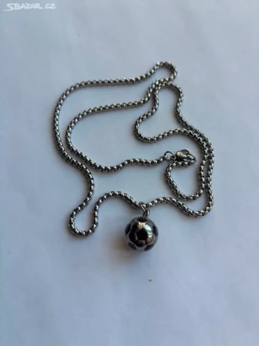 Přívěsek fotbalového míče s řetízkem z chir.oceli