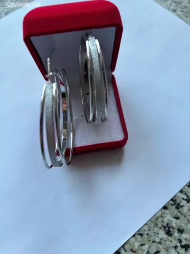 Zdobené kruhy z chirurgické oceli