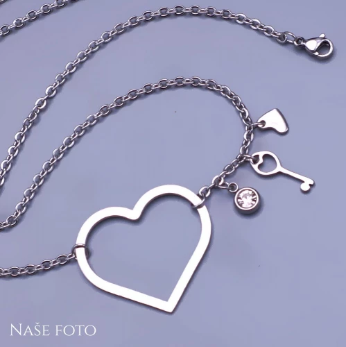 Řetízek se srdíčkem a přívěsky z chirurgické oceli