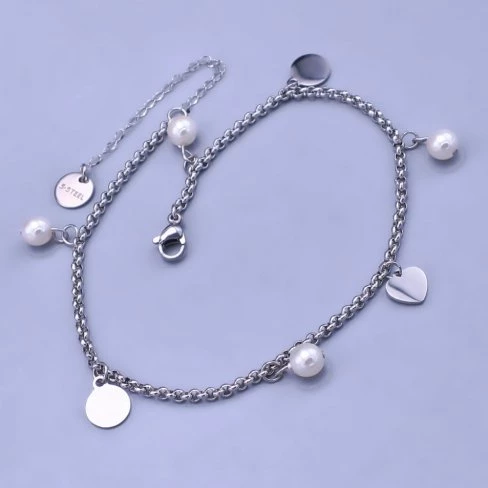 Řetízek na nohu z chirurgické oceli s přívěsky a perličkami Swarovski