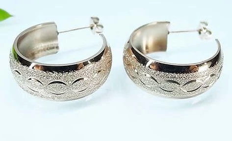 Náušnice z chirurgické oceli kruhy Gold Rose