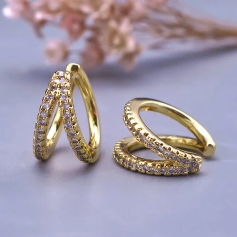 Pozlacená záušnice z chirurgické oceli kroužek se zirkony