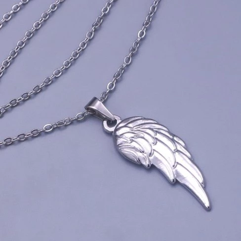 Přívěsek s řetízkem andělské křídlo z chirurgické oceli