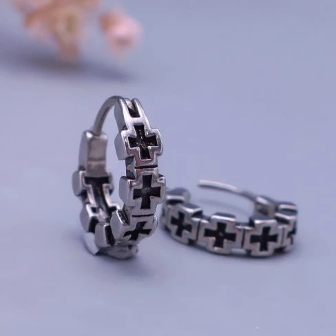 Pánská náušnice z chirurgické oceli kroužek s křížky