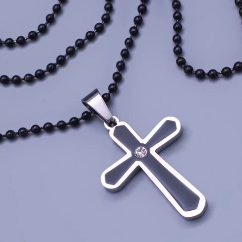 Kříž s černým řetízkem z chirurgické oceli