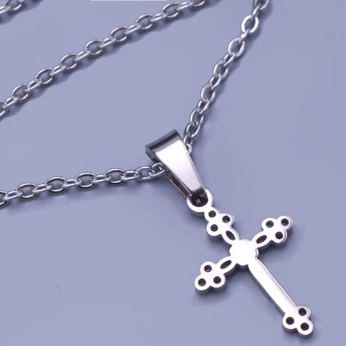 Jemný jetelový kříž s řetízkem z chirurgické oceli