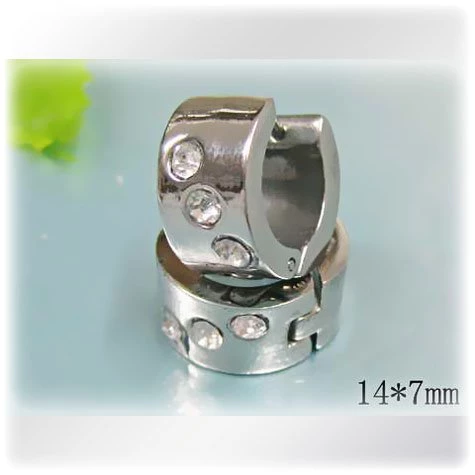 Kroužky zdobené zirkony z chir.oceli