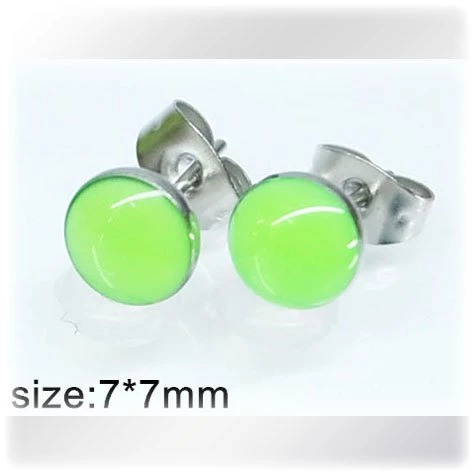 Drobné náušnice z chirurgické oceli