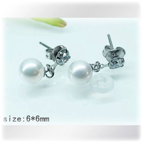 Drobné náušnice z chirurgické oceli