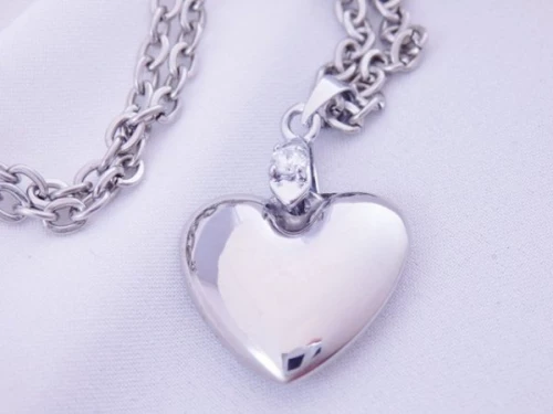 Přívěsek z chirurgické oceli - Srdíčko 20mm s řetízkem