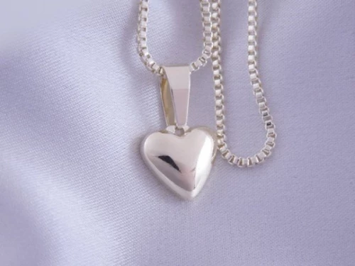 Dámský přívěsek z chirurgické oceli zlacený - srdíčko řetízkem