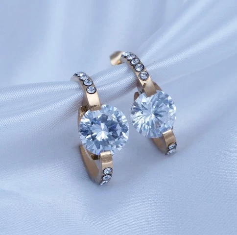 Zlacené náušnice z chirurgické oceli se zirkony