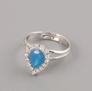 Prsten ZDOBENÁ SLZIČKA SWAROVSKI 8mm - rhodiováno