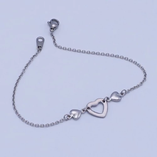 Dětský náramek z chirurgické oceli se srdíčky