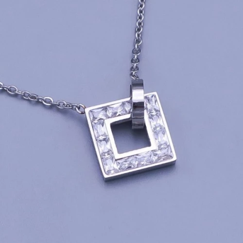 Přívěsek 12mm se zirkony z chirurgické oceli