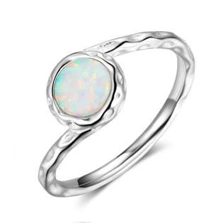 Stříbrný prsten s opálem, vel. 52
