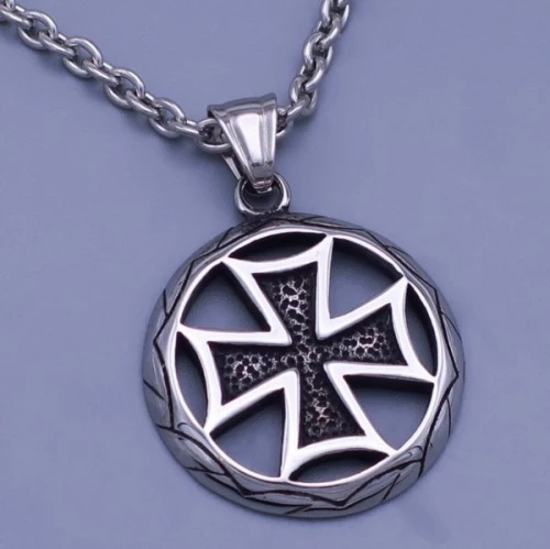 Černěný přívěsek Templařského kříže