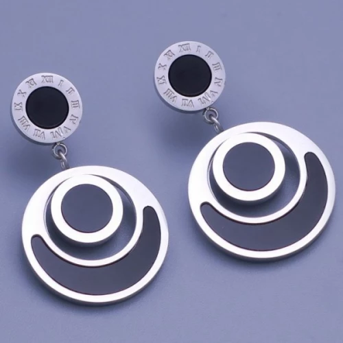 Visací náušnice kroužky s černým z chirurgické oceli