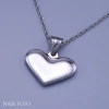 Další: Moderní dámský přívěsek ve tvaru srdíčka s řetízkem z chirurgické oceli