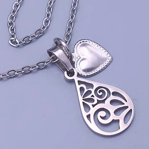 Náhrdelník z chirurgické oceli se srdíčkem a filigránovou slzou