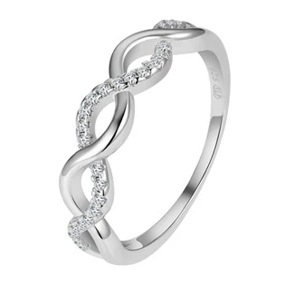 Stříbrný prsten propletený