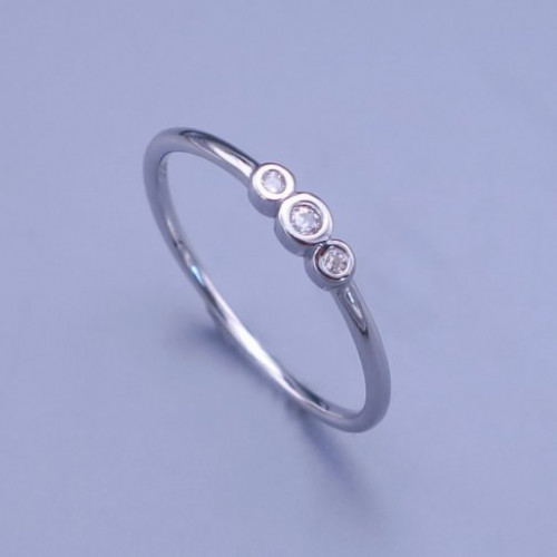 Elegantní dámský stříbrný prstýnek s kamínky vel.59