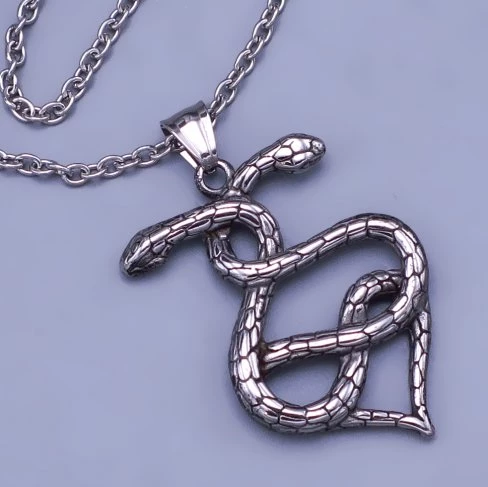 Motorkářský přívěsek hadi z chirurgické oceli