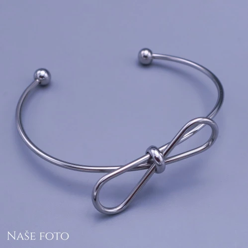 Moderní dámský náramek s mašlí z chirurgické oceli