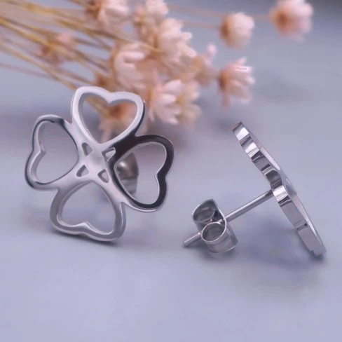 Náušnice čtyřlístek z chirurgické oceli