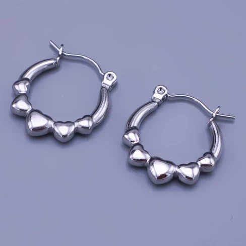 Kroužky spojené srdíčky z chirurgické oceli