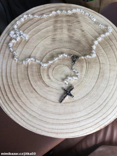 Růženec se skleněnými korálky