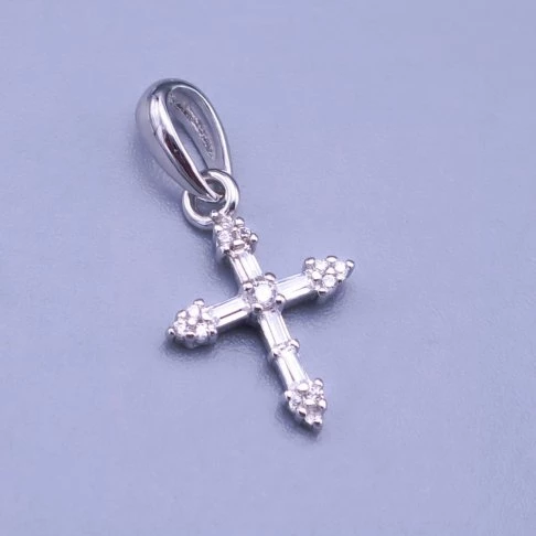 Jemný dámský stříbrný přívěsek - křížek s kamínky