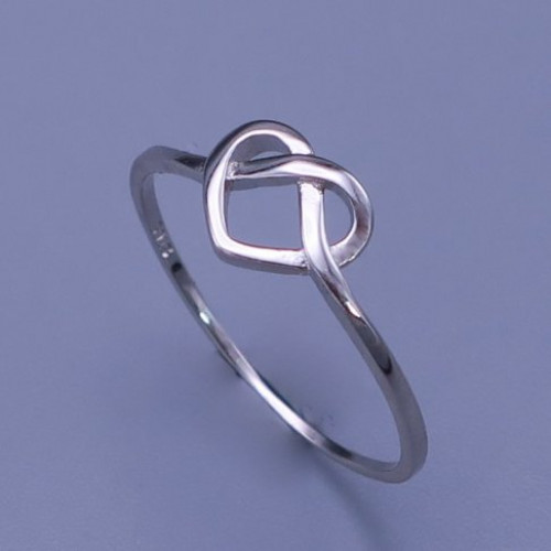 Jemný dámský stříbrný prstýnek s proplétaným srdíčkem vel.53